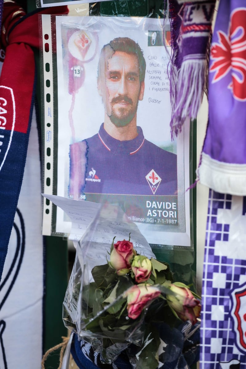 L'ultimo saluto ad Astori: i tifosi della Fiorentina in massa a Coverciano 17