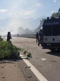 Attacco dei No Tav al cantiere di Val di Susa 3