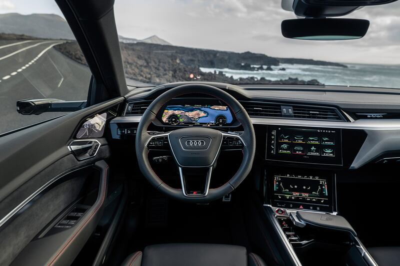 Le immagini della nuova Audi Q8 e-tron 3