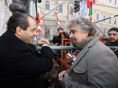 Grillo gela Di Pietro: "Non ci alleiamo con nessuno". E Tonino rischia l'isolamento