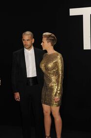 Oscar, Scarlett Johansson sfoggia il look rasato 15