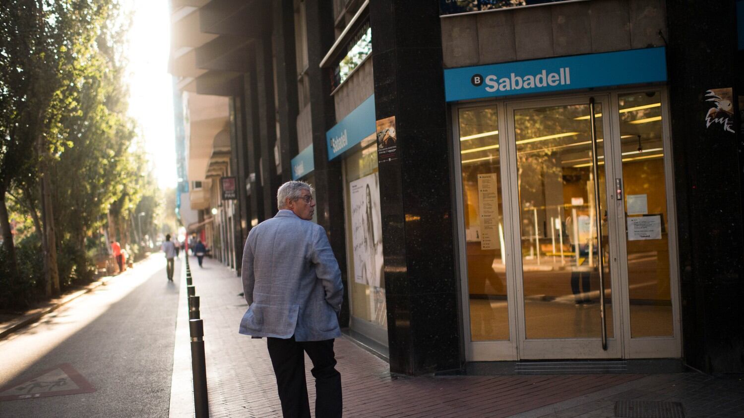 I giudici: no alla secessione. Le banche via da Barcellona