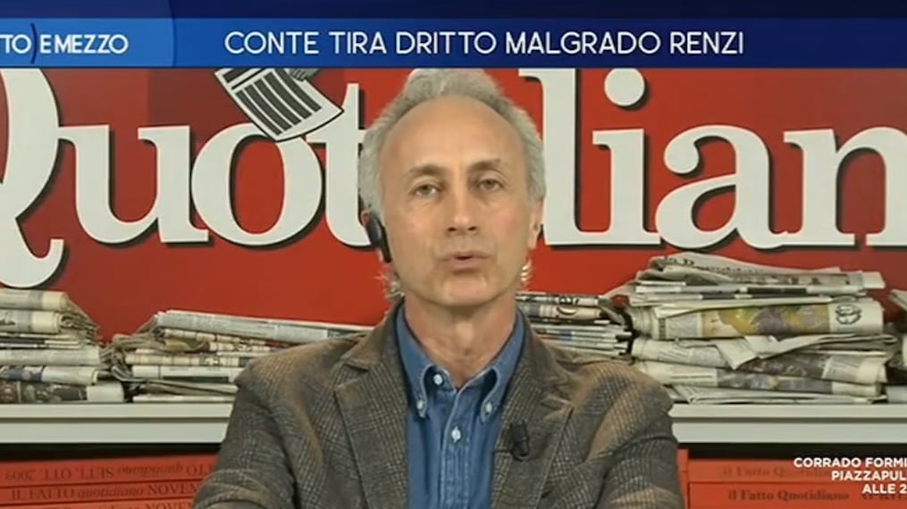 Il veleno di Travaglio su Fontana: "Non è male come serial killer"