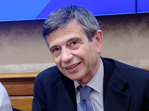 Tatarella non cede e "sfida" Lupi. E nel toto nomi rispunta Perego