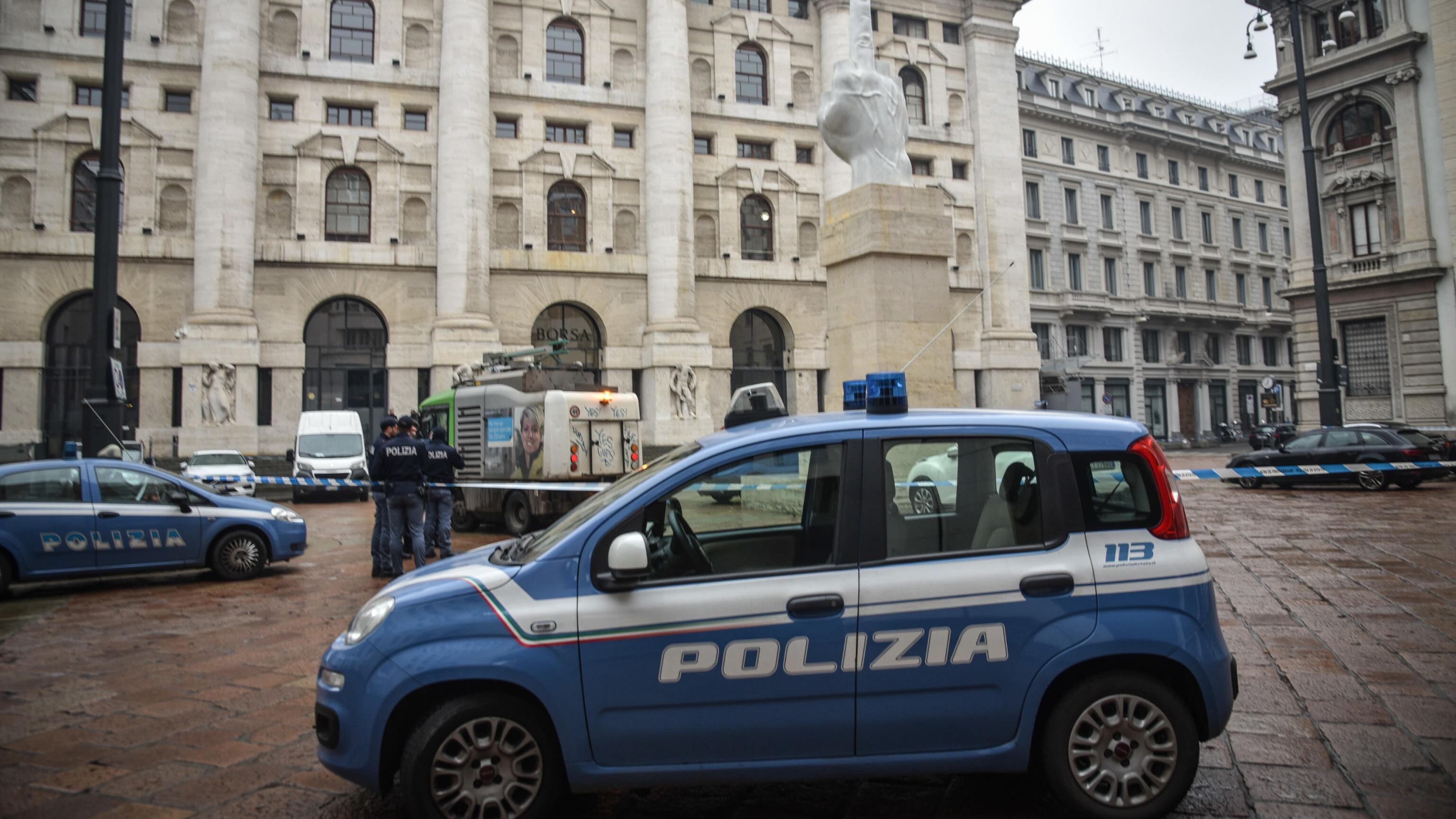 Il giudice archivia l'artista-attivista: "Azione motivata da alti valori morali"