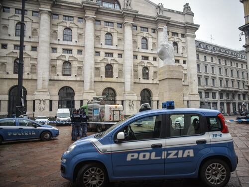 Il giudice archivia l'artista-attivista: "Azione motivata da alti valori morali"