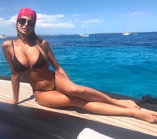 Cristina Buccino hot in barca 3
