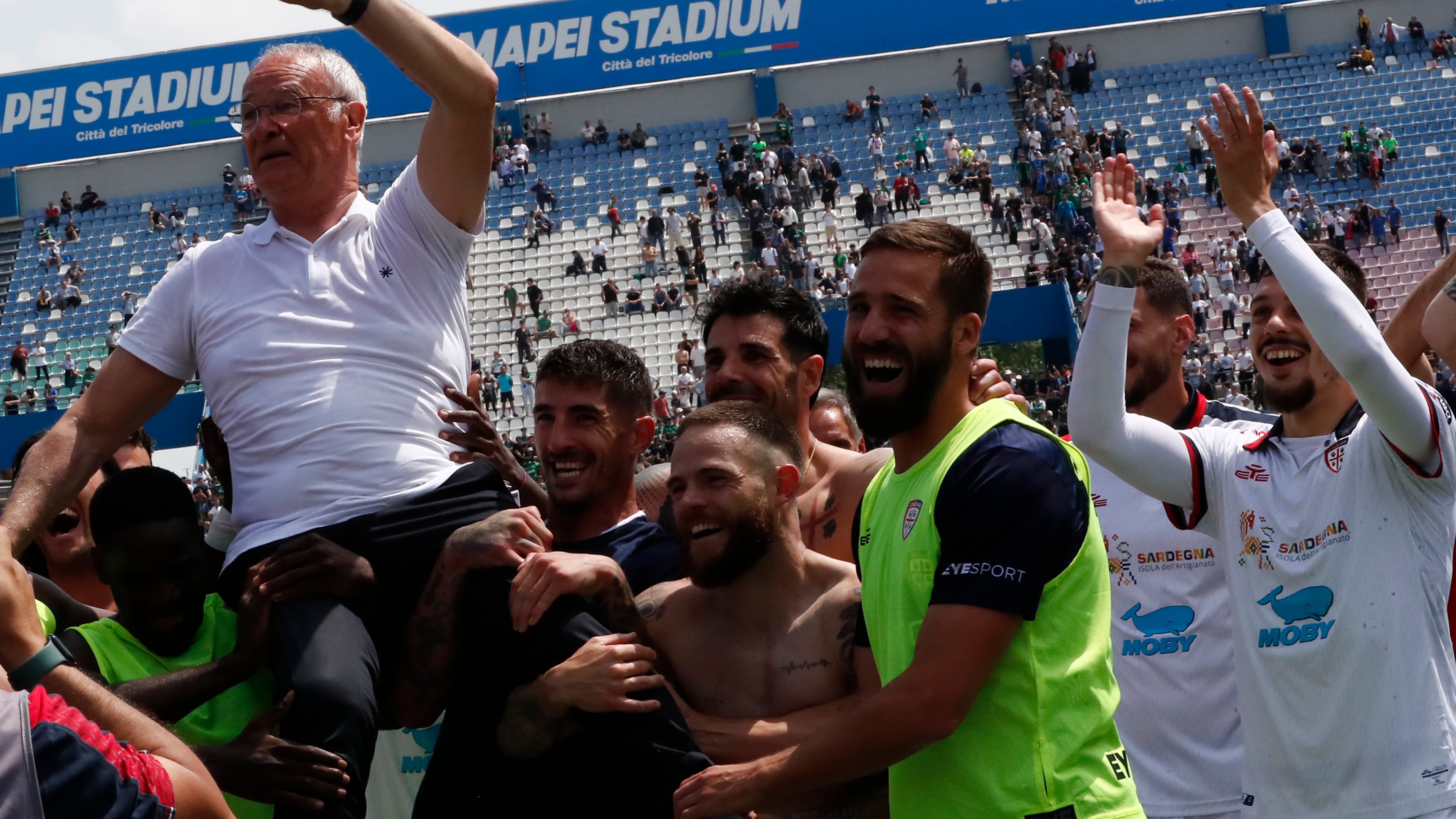 "Il mio ultimo club". Ranieri lascia il Cagliari e dice addio al calcio