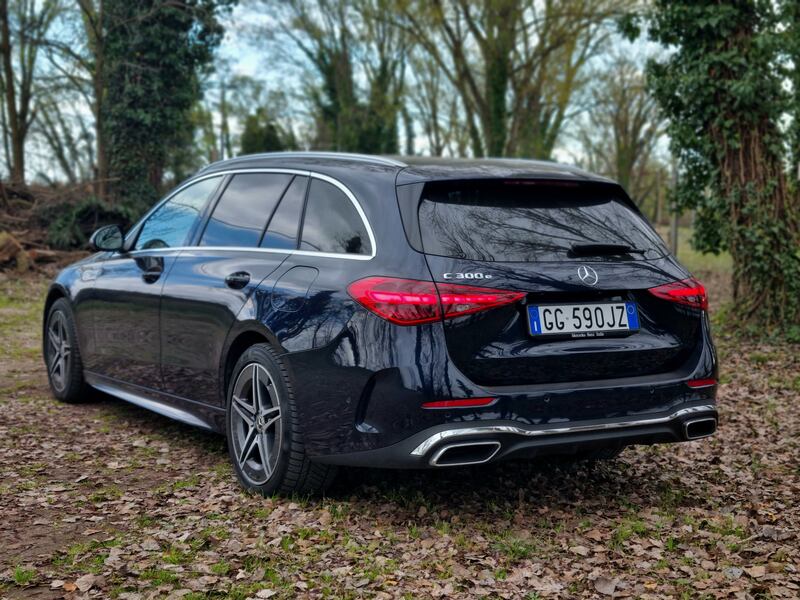 Mercedes Classe C 300e: le foto del plug-in della Stella 12