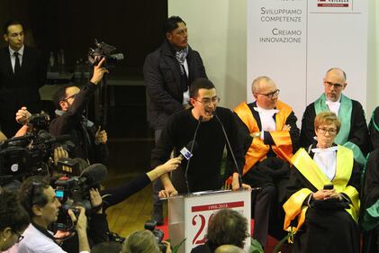 Contestazione al ministro dell'Istruzione Fedeli 4