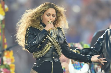 Beyoncé e Taylor Swift sexy dive in foto 13
