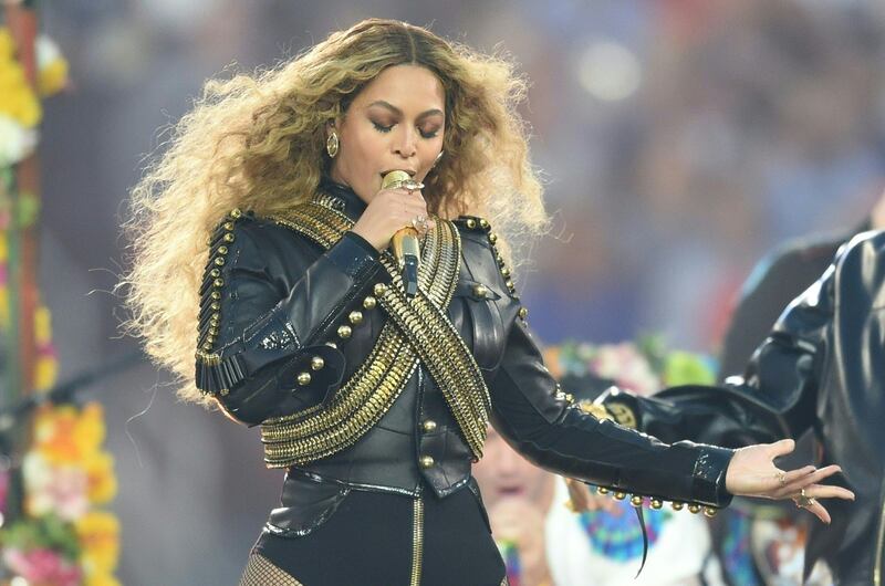 Beyoncé e Taylor Swift sexy dive in foto 13