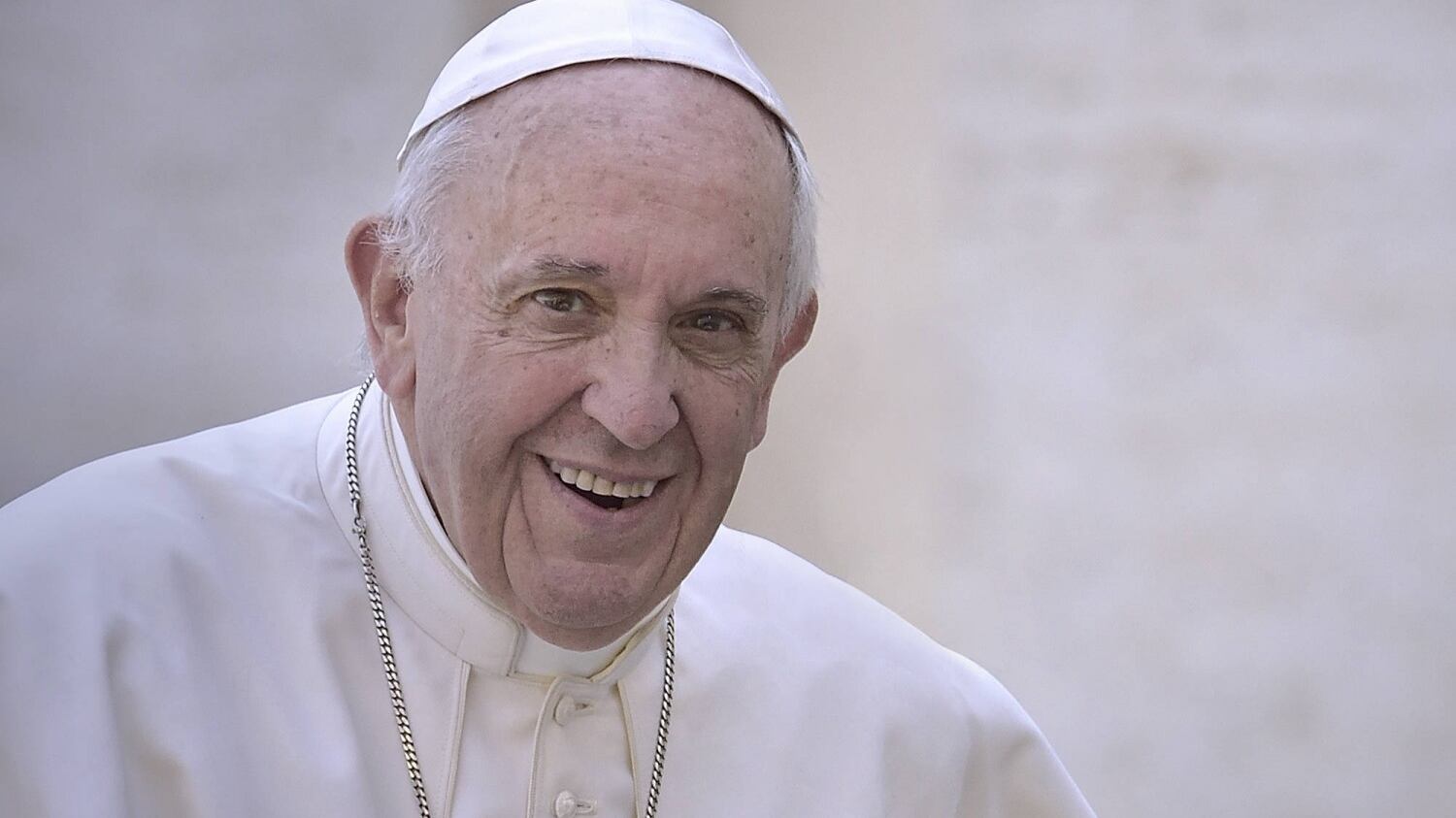 Papa Francesco: "Fermate i signori di questa guerra"