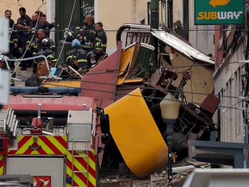 Deraglia la funicolare, strage a Lisbona