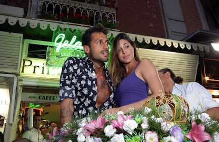 Fabrizio Corona e Belen Rodriguez a Sorrento nel locale del pasticcere dei vip Antonio Cafiero (luglio 2009)
