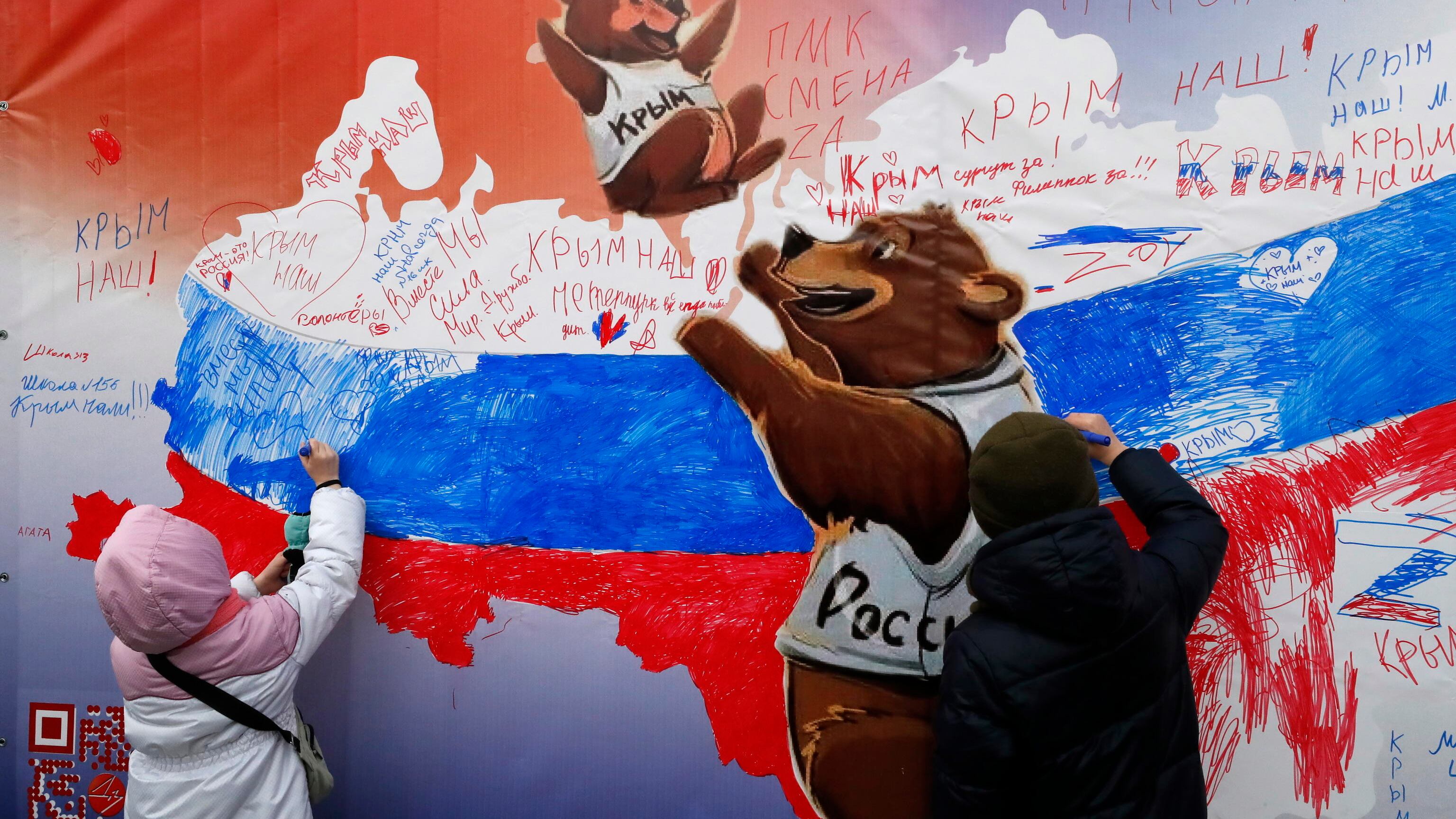 La Russia e il ricatto dei passaporti: il piano di Putin nei territori occupati dell'Ucraina