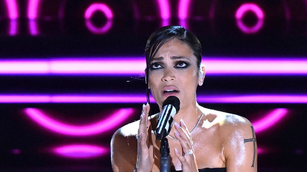 "Vergogna". Elodie contro la regione Lazio per il caso gay pride