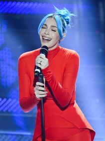 Sanremo 2025 le immagini più belle della 1a serata 6
