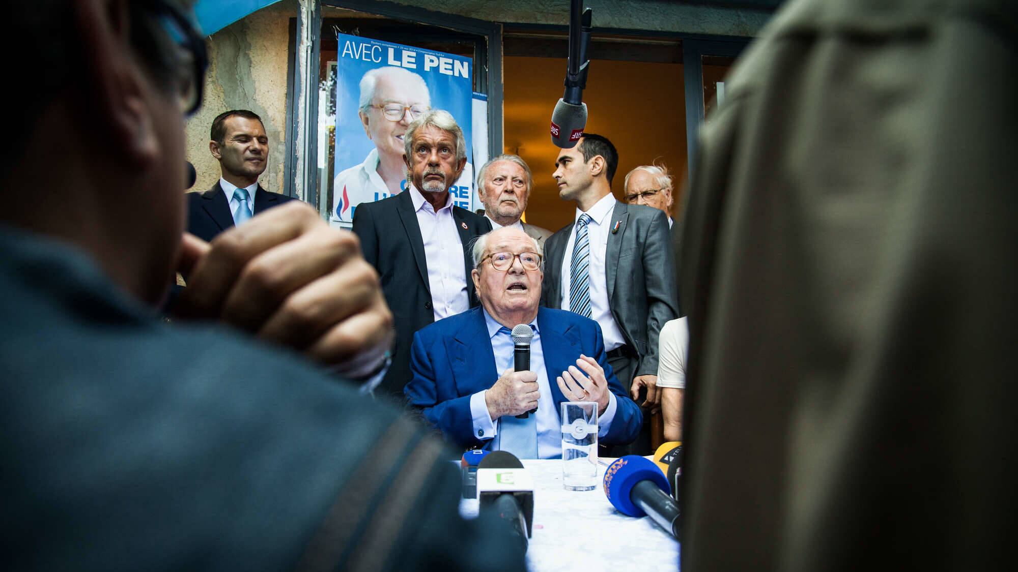 Le Pen riparte da un nuovo partito