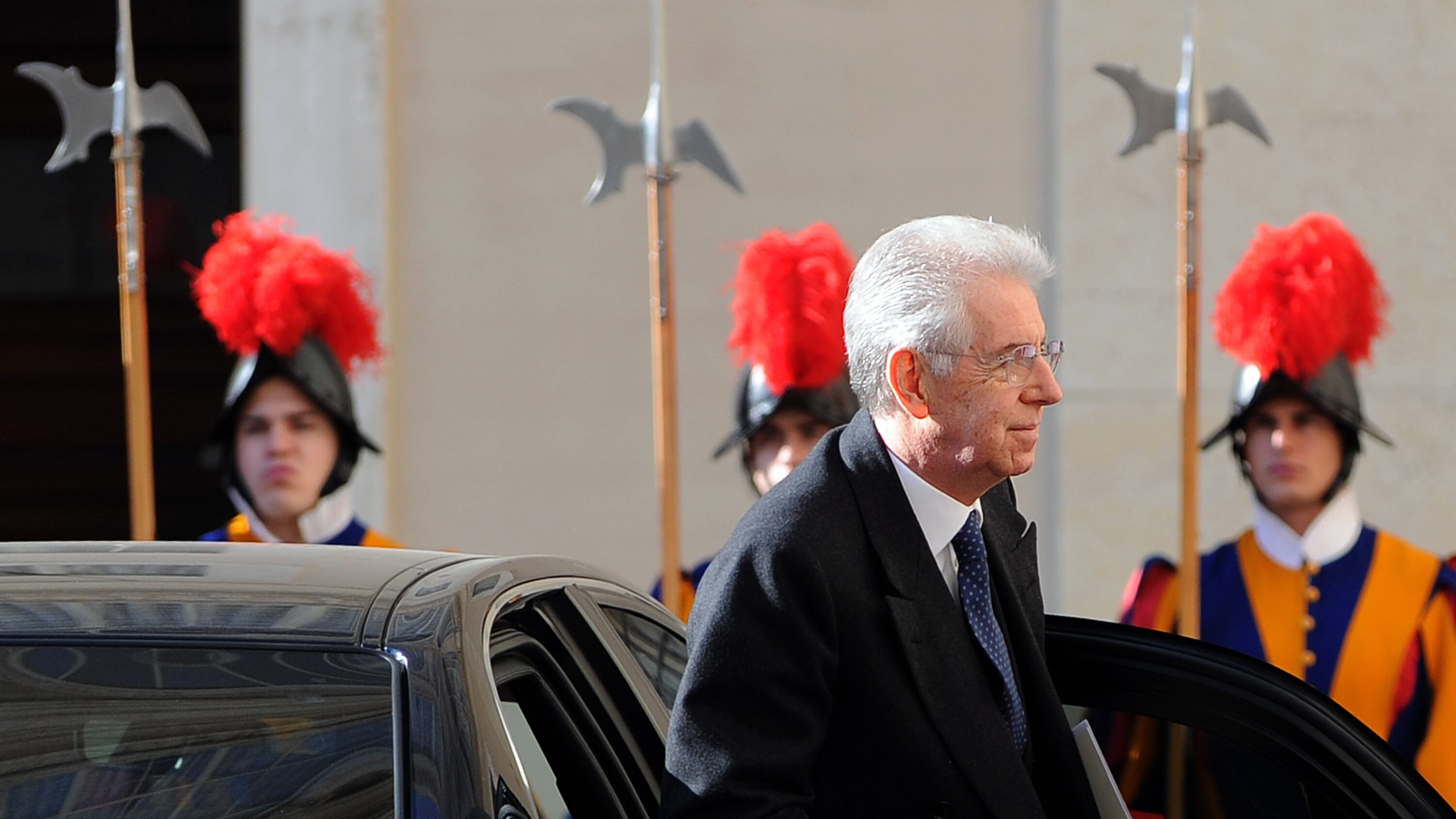 Vendono il Papa a Monti per 17 milioni