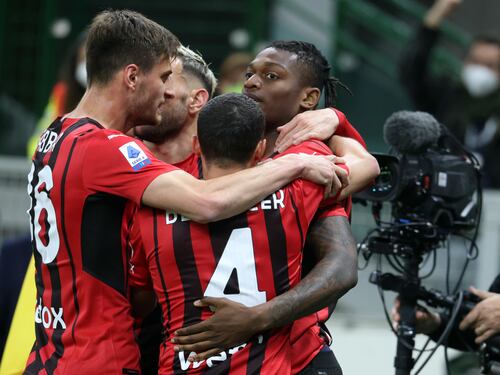 La carica dei 70mila riaccende attacco e Leao. Il presente del Diavolo resta lo scudetto