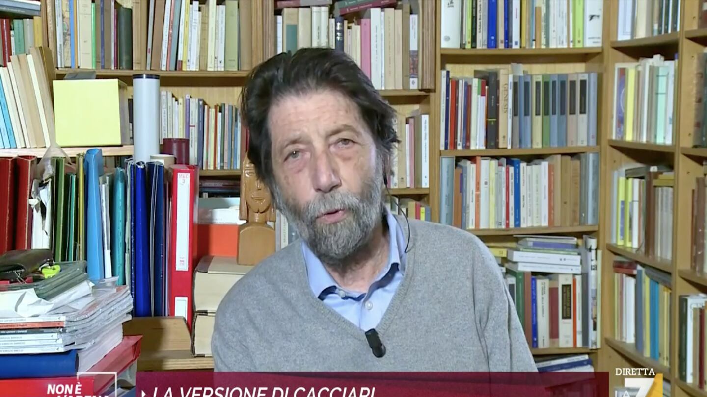 "Putin come Hitler?". E Cacciari sbotta in tv