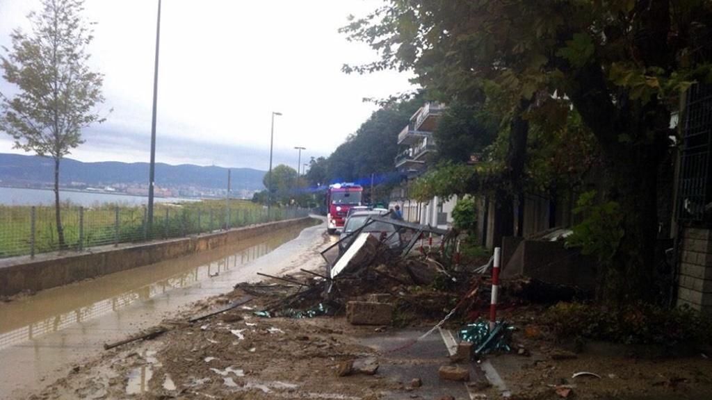Il maltempo uccide ancora. Frana nel Triestino: un morto