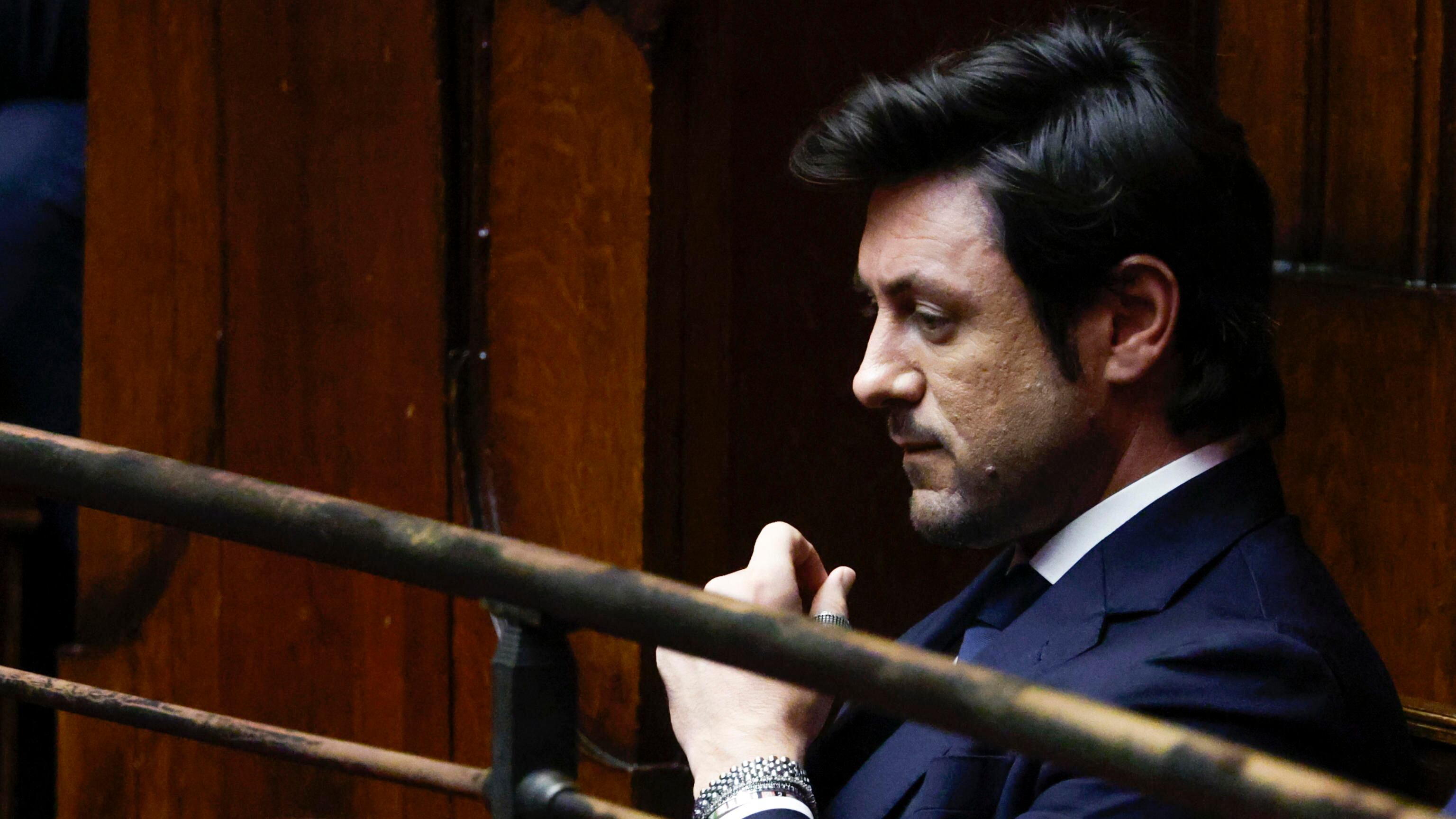 Doppia segnalazione all'Ordine dei giornalisti per Andrea Giambruno