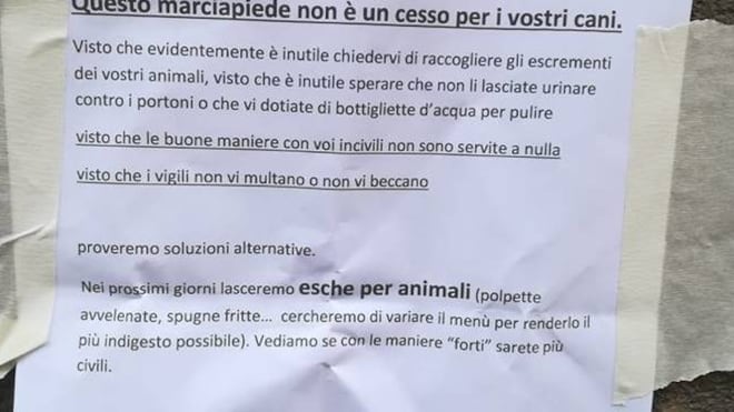 Ignoti minacciano: "Faremo mangiare ai vostri cani polpette avvelenate"