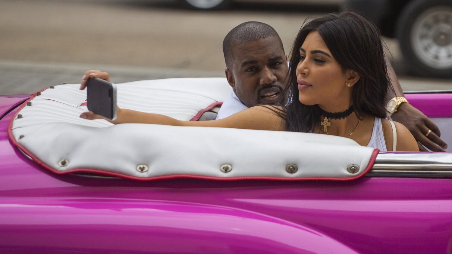 Parla troppo con Kim Kardashian: Kanye West licenzia il suo bodyguard