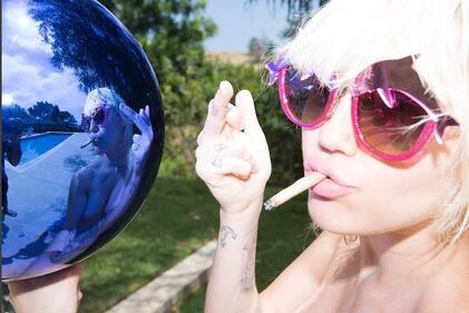 Miley Cyrus, twerking e linguacce sui social: foto 5