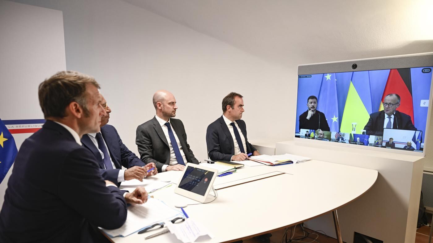 Ma Bruxelles insiste: "Kiev in Ue e Nato, niente veti russi". Volenterosi in campo