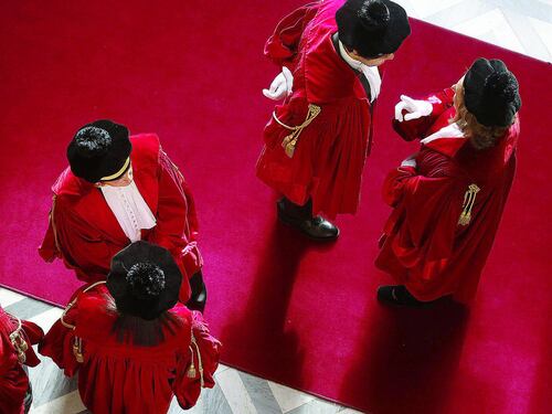 Giustizia, la Ue bacchetta l'Italia: i giudici non pagano quando sbagliano