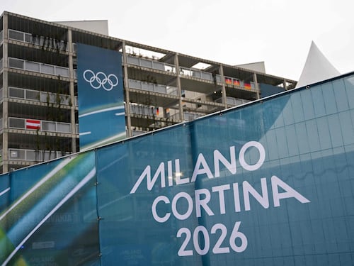 Capi di Stato, feste e disagi. Città off limits e il clou domani: la fiaccola arriva a San Siro