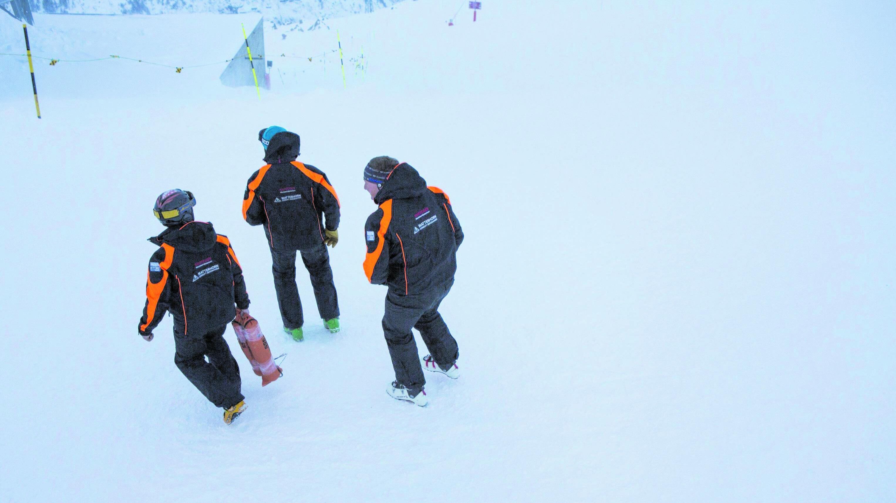 Tragedia in alta quota. Ritrovati nella neve i corpi di 5 alpinisti. "È stata una valanga"