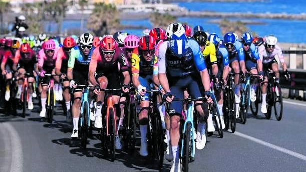 Oggi (da Pavia) parte la Milano-Sanremo. "Fiore che vola" nel ciclismo dei pionieri