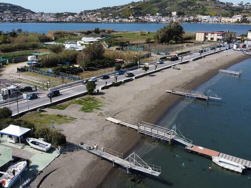 La spiaggia di Bacoli restituita ai residenti
