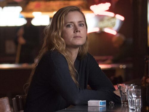 Sharp Objects, un primo episodio strabiliante per la miniserie tv con Amy Adams