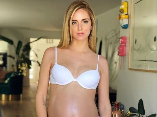 Chiara Ferragni, foto inedita col pancione: “Ero insicura del mio corpo"