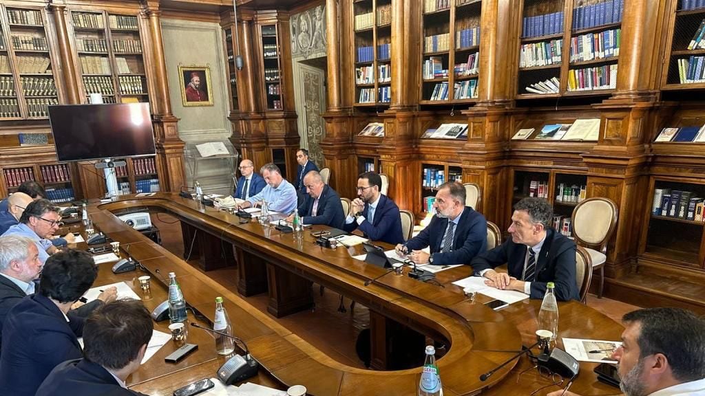 "Decontribuzione e aumento degli stipendi". Ecco gli obiettivi per la prossima legge di bilancio