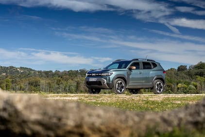 Dacia Duster 2024: guarda la gallery del nuovo SUV, anche ibrido o GPL 1