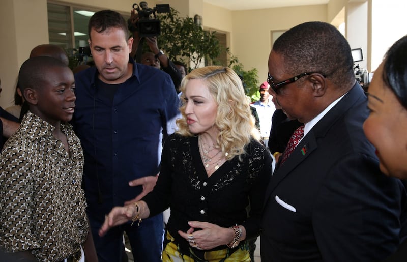 Madonna e Sharon Stone: sexy dive a confronto 5