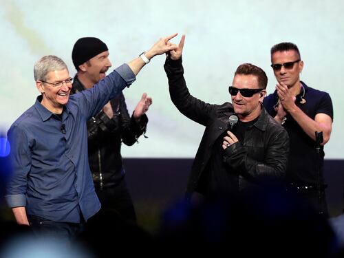 Un regalo non richiesto Così il colosso Apple invade la nostra vita
