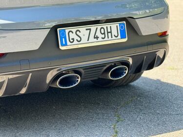 Porsche Cayenne Coupè GT: il video in pillole del super SUV ibrido da 740 CV 12