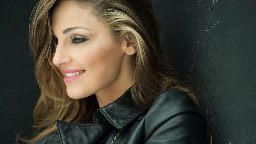 Lutto per Anna Tatangelo: muore lo zio cadendo dal tetto