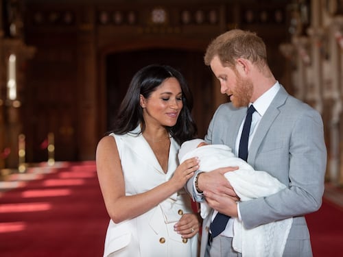 Il royal baby nasce in mezzo alle polemiche