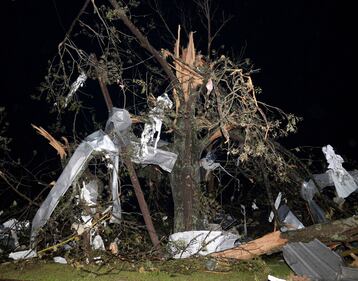 Usa, la furia del tornado devasta gli Stati centrali 2