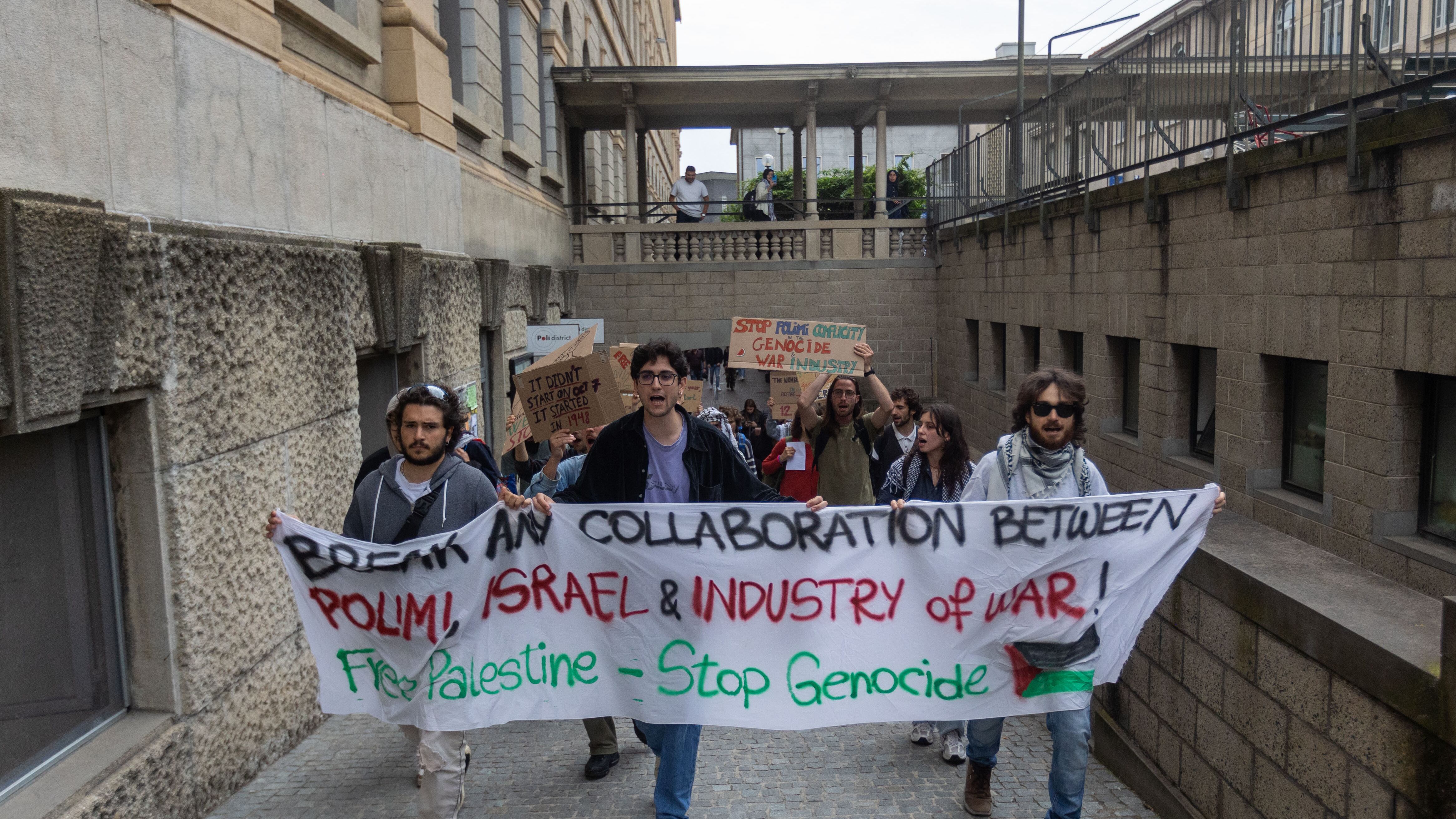 L'asse tra centri sociali e trans-femministe: tra Gaza e aborto in piazza solo idee confuse