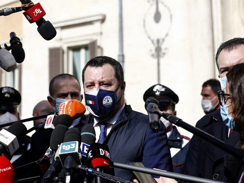 Il consiglio di Salvini alla Meloni: "Non deve isolarsi, serve responsabilità"