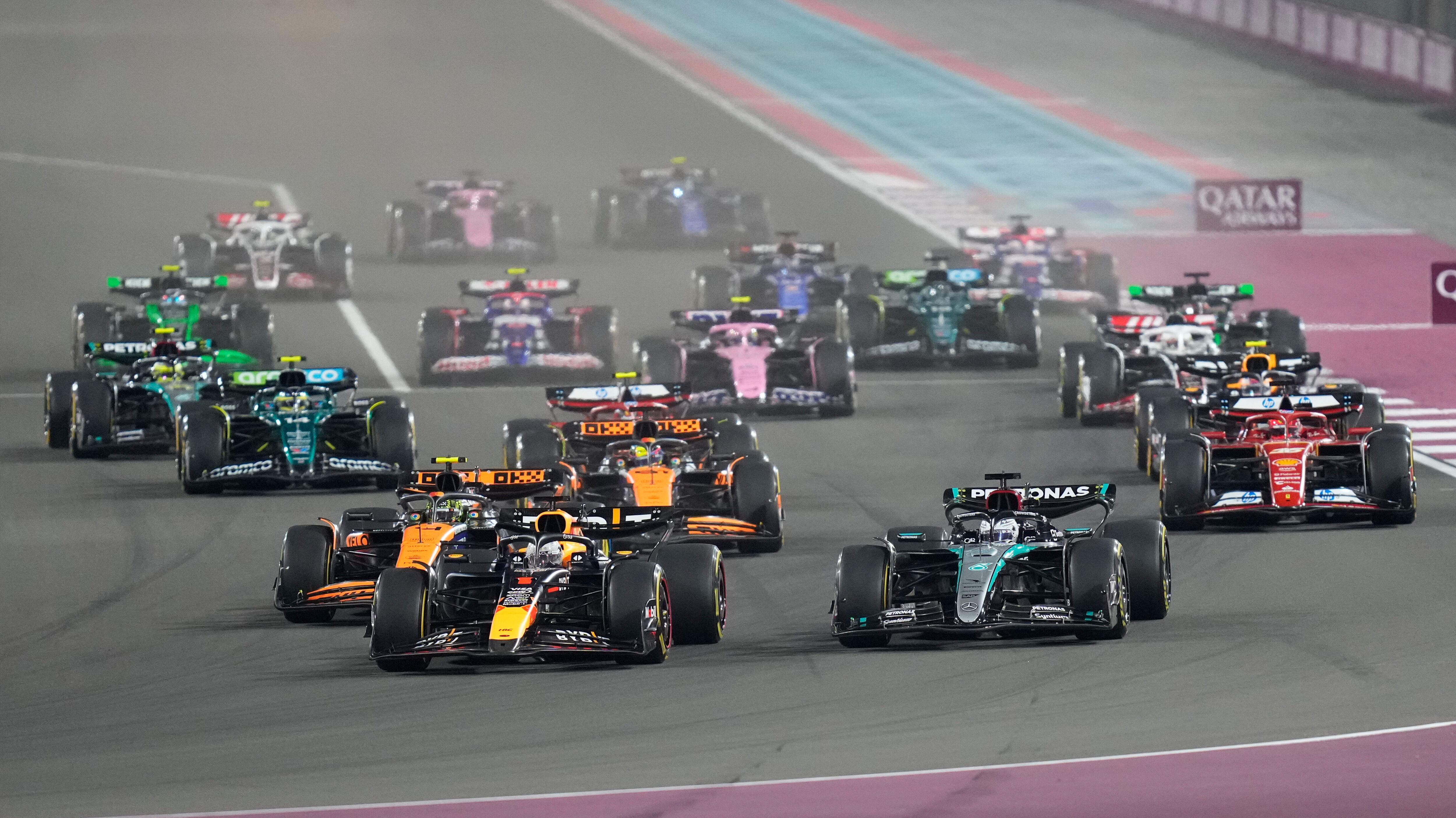 Verstappen trionfa in Qatar davanti a Leclerc. La Ferrari riapre il Mondiale Costruttori